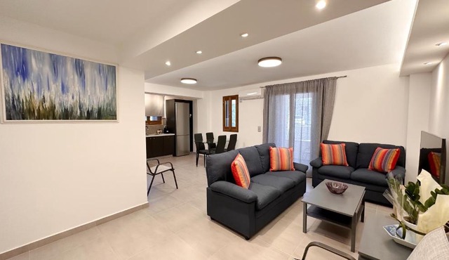 Serenity Villa Batsi