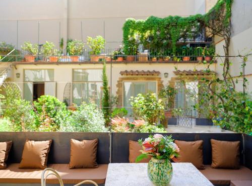 Sergio - Stylish Apartment with Private Patio