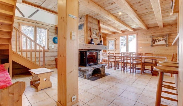 Sermes M504 Triplex in the centre of morzine 12 people