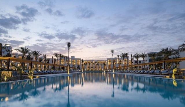 Serry Beach Resort