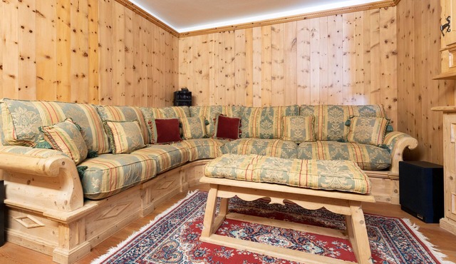 Sertorelli 64 - Four Bedroom Apartment, Sleeps 6