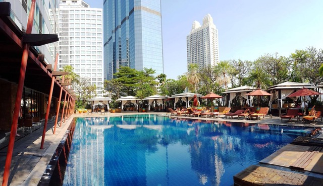 Serviced 2 Bed PENTHOUSE SKY VILLAS with View, Pool and BTS