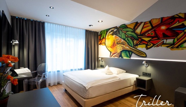 "SERVICED APARTMENT MEDIUM" (No.3) -incl. kitchen & private bathroom
