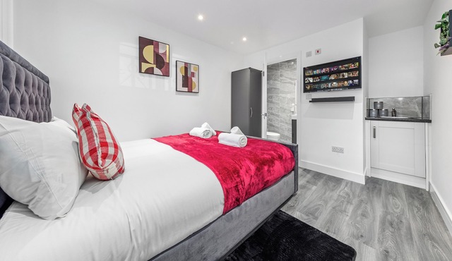 Serviced Ensuite Room Finsbury Park London N19