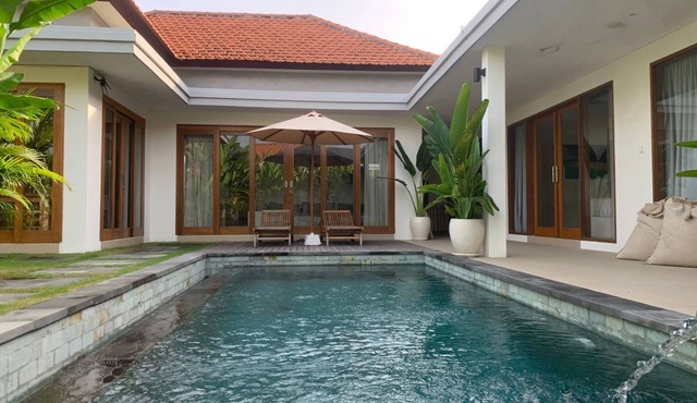 SESEH 3BR 3BA beach 400M w Cook
