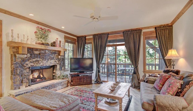 Settler's Lodge 204
