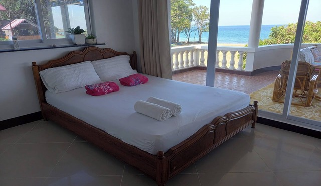 Seven Waves Beachfront
