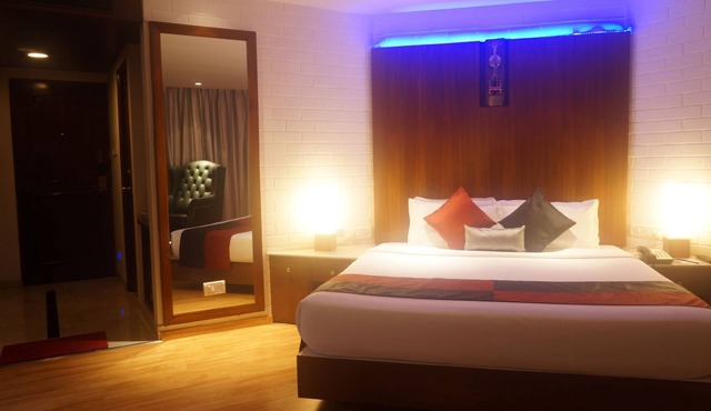 SFO Hotel and Suites