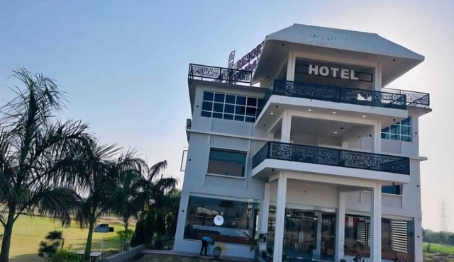 Shaahi Resort