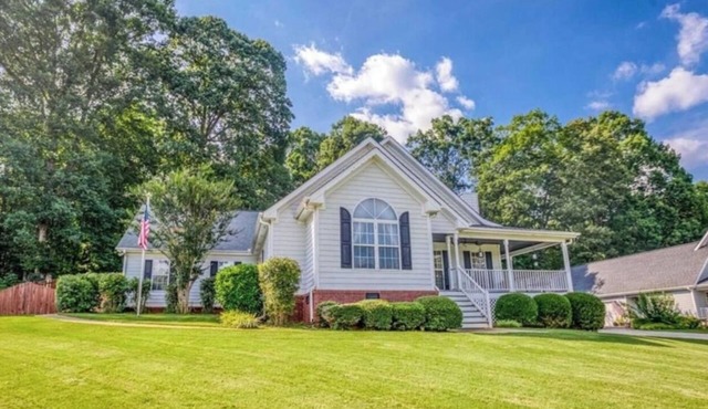 Shabby-Chic, Western, Cozy, Home in Monroe/Antiques/Wedding Venues/UGA/Soccer