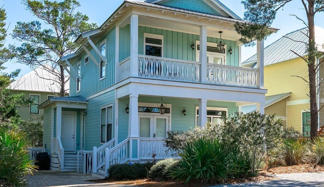 Shades of Blue, beautiful 4 bedroom home in Blue Mountain Beach! New rental!