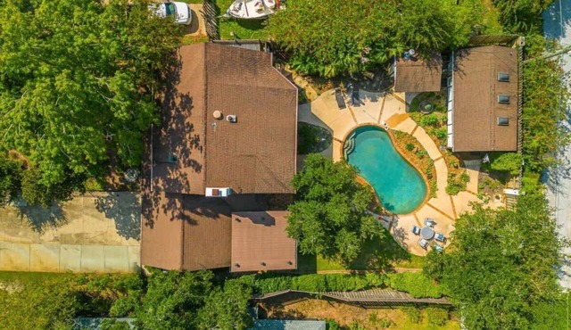 Shadow Beach Retreat