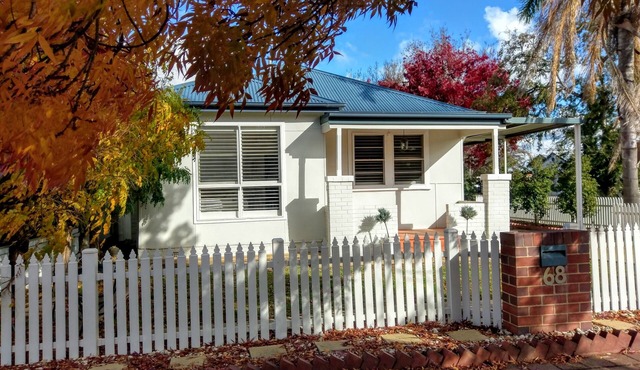 "Shady Corner Cottage" with Free Unlimited Wi-Fi