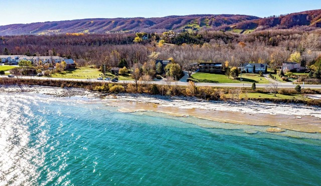 Shale Beach House - 5 mins to Blue Mountain Village!