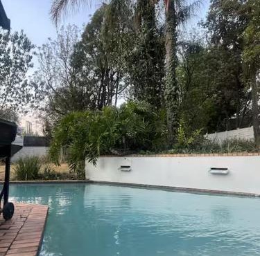 Shalom Shalom - Stylish New Stay in the Heart of Fourways