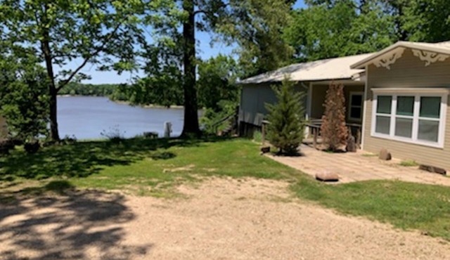 SHANGRI-LAKE VACATION HOME@ Raymond Gary State Park Lake