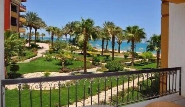 Share pool and private beach in the heart of Hurghada city