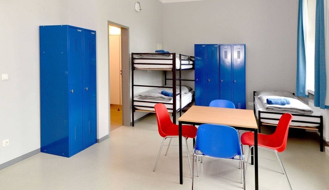 Shared room with private bathroom (up to 6 people), No. 19 - Hostel in Guben