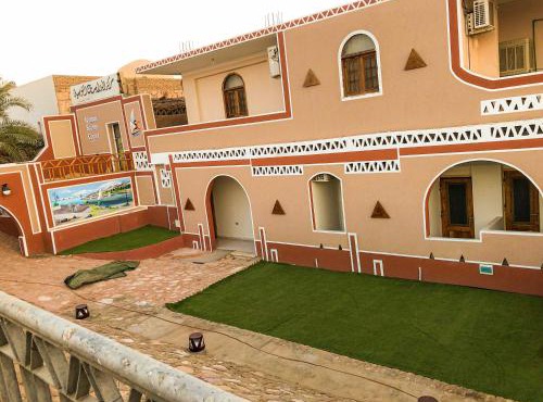 Sharty Hotel