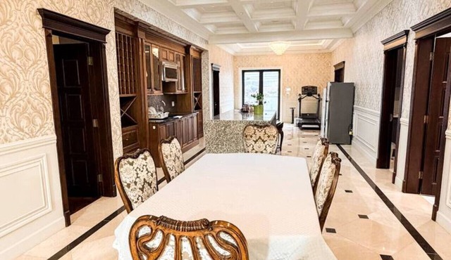 Shaughnessy 3bdrm Suite near VanDusen Gardens