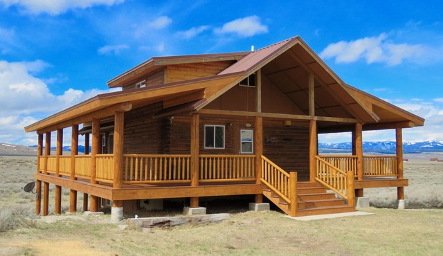 Sheep Mountain Cabin - Sleeps 8; 3BD/2.5BA on 19 acres of Montana paradise