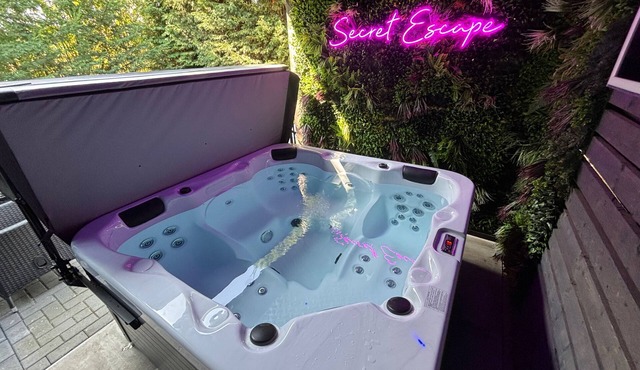 Sheffield-Apartment-Sleeps4-Parking-HotTub