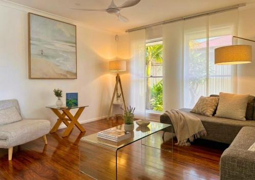 Shell Cove,Game Room, 3 Baths, King Bed, 7kW EV Point, Spacious 1-Story Home