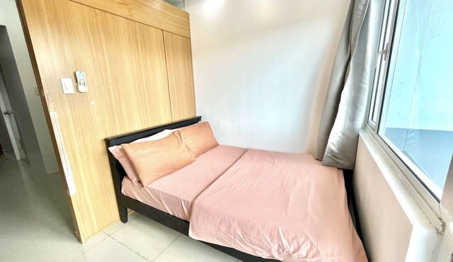 Shell Residences C1 with Balcony facing Pool, Pasay City