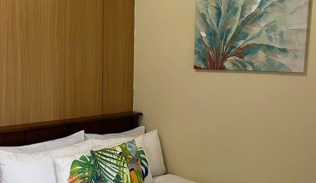 Shell Residences MOA 4th C 1BR w/Balcony pool view