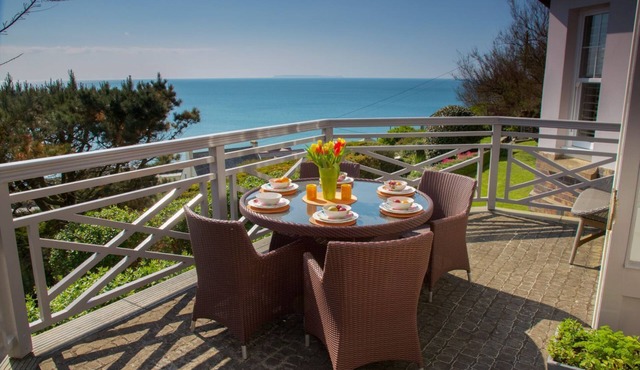 Shellhaven - Four Bedroom Villa, Sleeps 8
