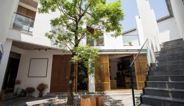 Shen Cang Courtyard Hotel
