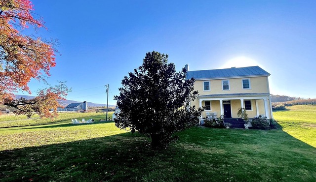 Shenandoah Farmhouse on the River with Sweeping Mountain Views. Pet Friendly.