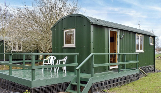 Shepherds Hut 2 at Laddingford - UK32534
