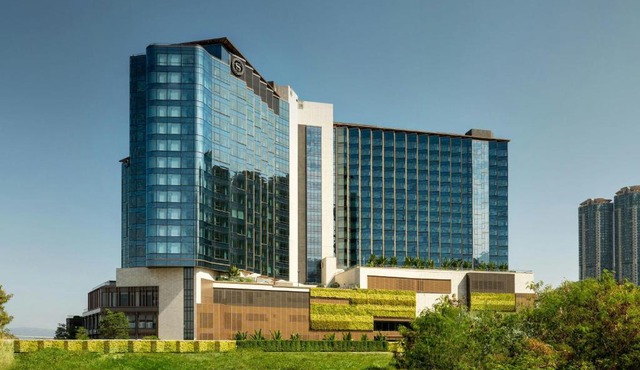 Sheraton Hong Kong Tung Chung Hotel