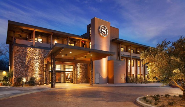 Sheraton Redding Hotel at the Sundial Bridge
