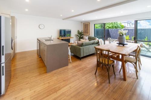 Sherborne Secure Townhouse with Double Garage