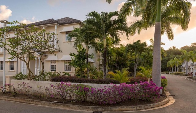 Shimmers, stunning, stylish West Coast Villa