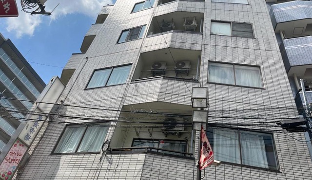 Shine house