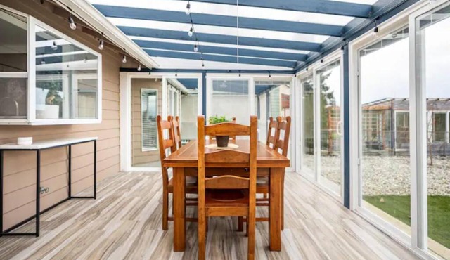 Shiny Rambler House with Spacious Solarium.