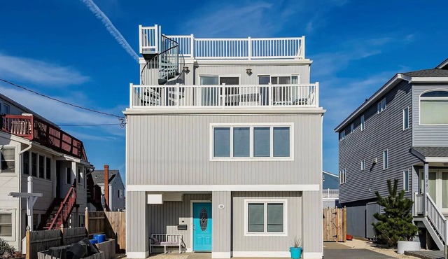 Ship Bottom LBI 4 Bedroom Home with pool and ocean views- 1 house from the beach
