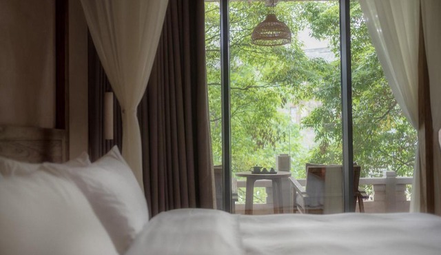 Shishe Spring Designer Homestay