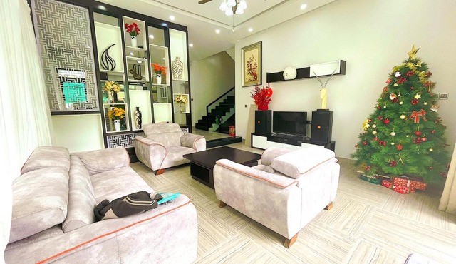 Shore Villa