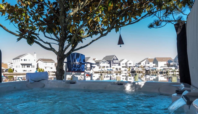Shorely Perfect Waterfront 2/3BR 2.5bth 2nd Fl Views Dock Kayaks Arcade Bikes