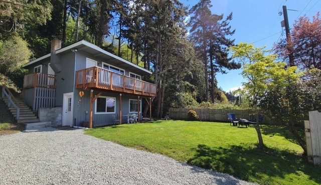 Shorewood Cottage by AvantStay | Walk to the Beach