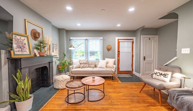 Short North Gem | WiFi, Kitchen & Patio