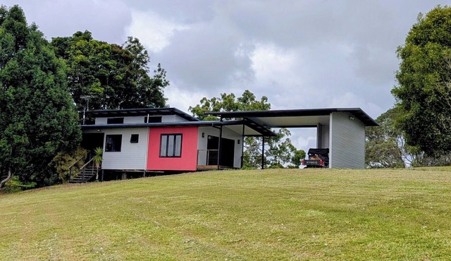 Short term accommodation farm stay on Tinaroo Dam
