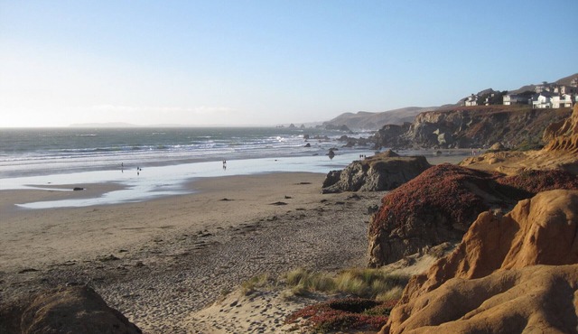 Short walk to the beach, store and cafe