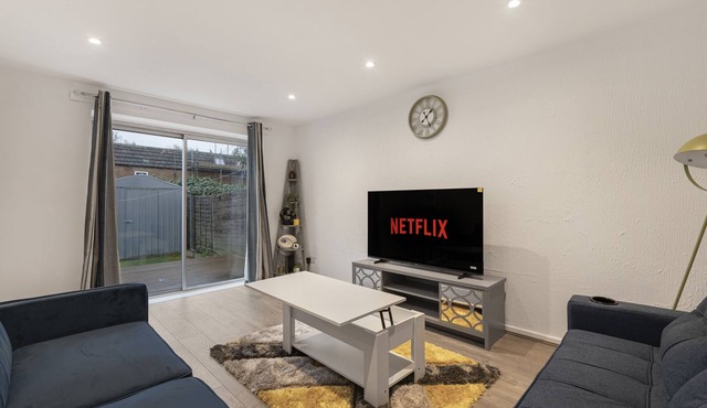 Shortlet Express, Beautiful 3 bedroom Basildon