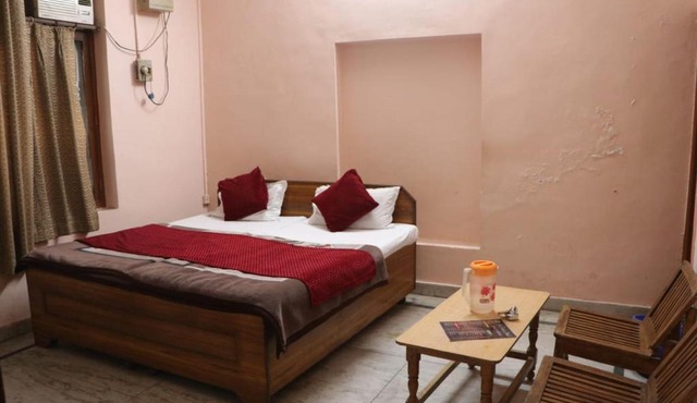 Shri Banke Bihari Guest House, Bhoopatwala, Hiranwara, Haridwar, Uttarakhand, 249410