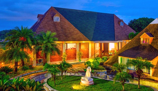 ShriGo Resort Pyramid Home Divine